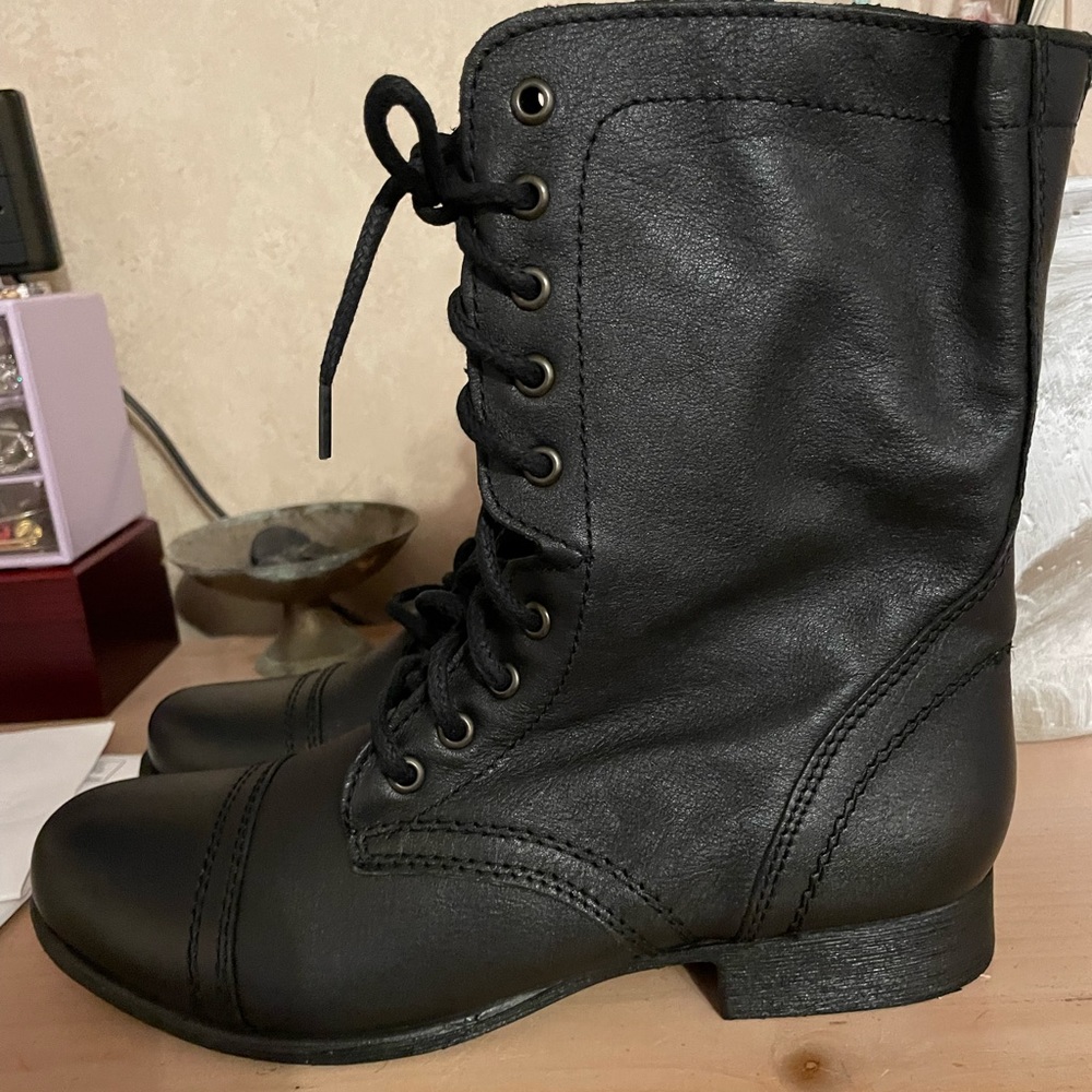 Brand new / Never been worn.